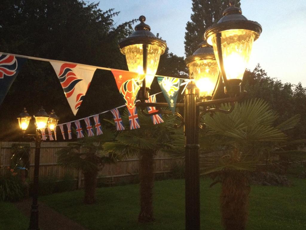 Grove End Hotel Watford  Bagian luar foto