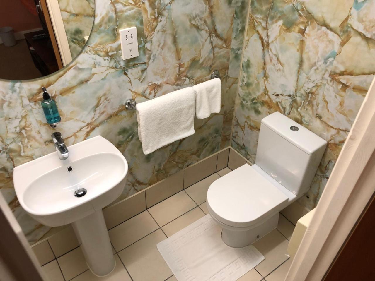 Grove End Hotel Watford  Bagian luar foto