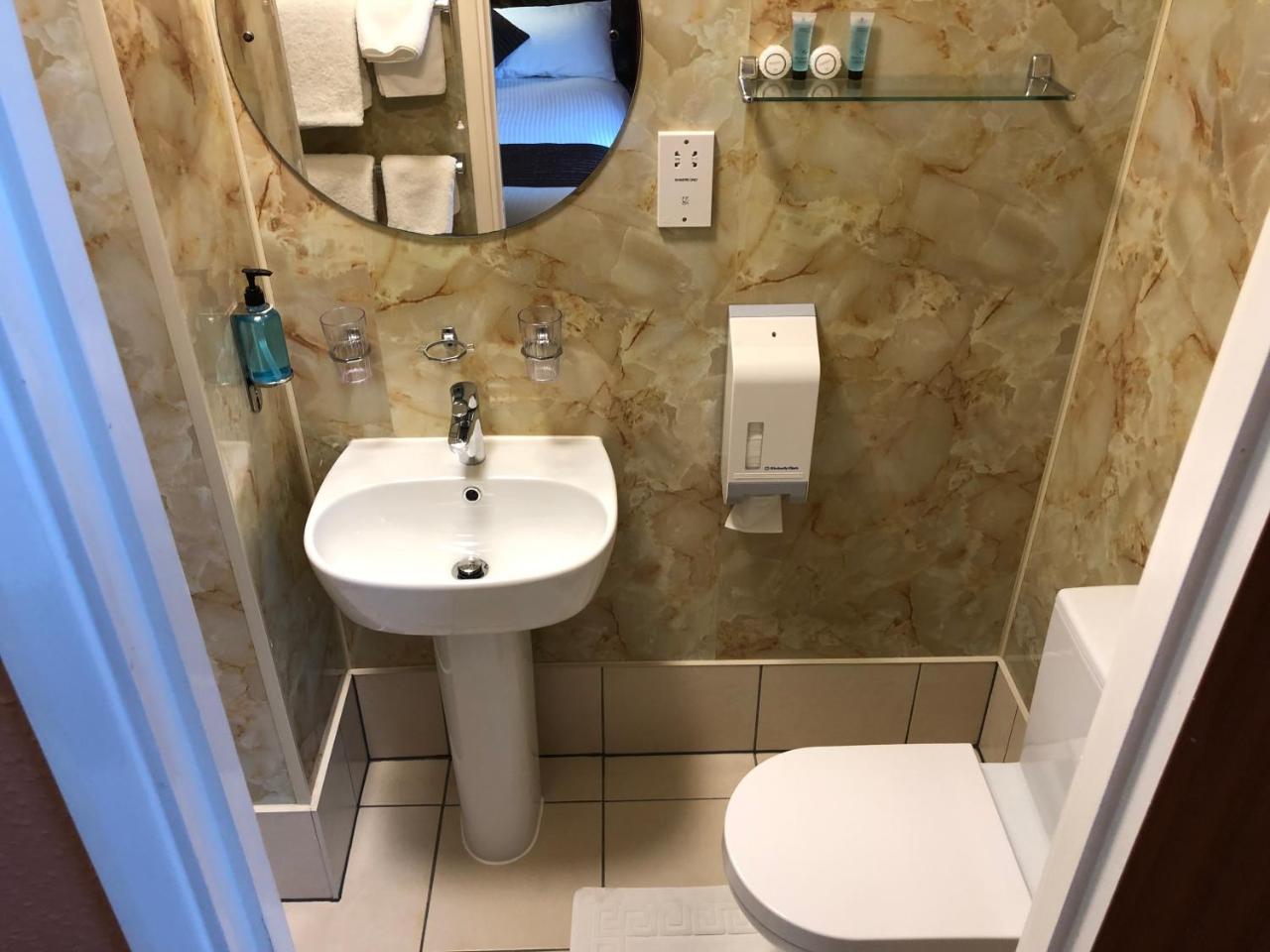 Grove End Hotel Watford  Bagian luar foto