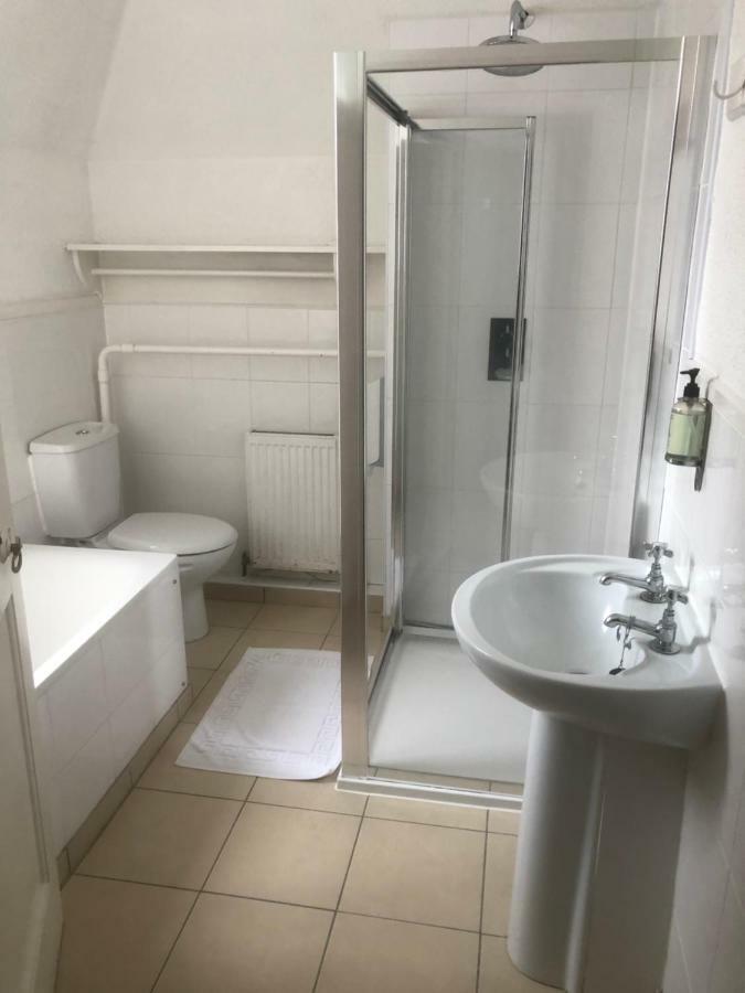 Grove End Hotel Watford  Bagian luar foto